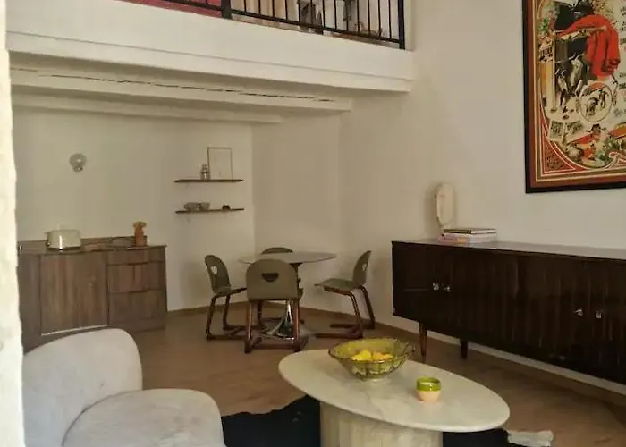 Appartement De Charme Au Coeur De La Roquette