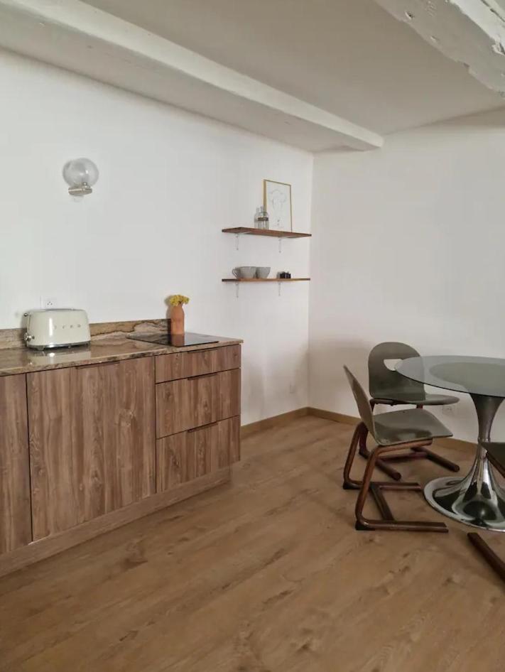 Apartment De Charme Au Coeur De La Roquette