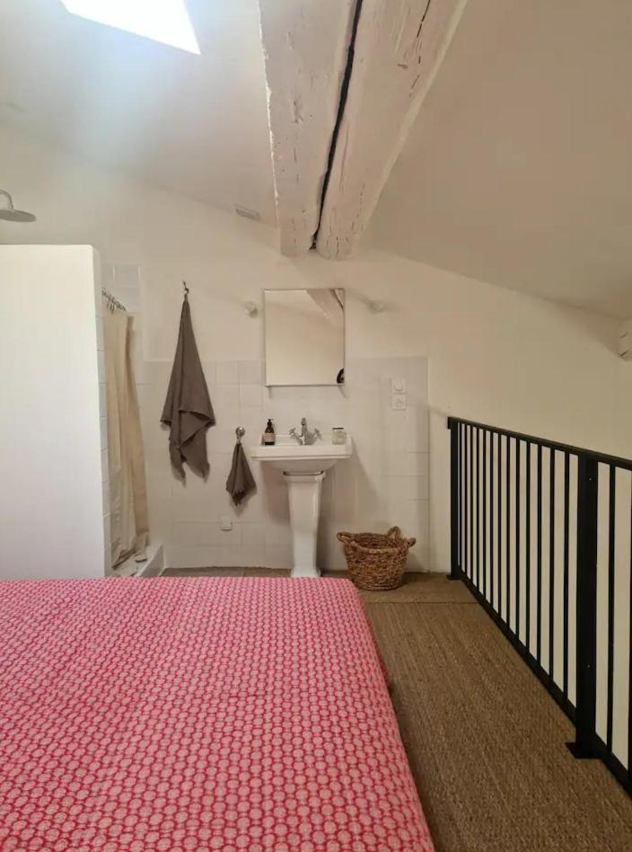 De Charme Au Coeur De La Roquette Apartment